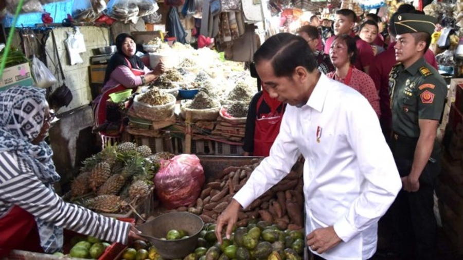 Presiden Joko Widodo mengunjungi pasar tradisional (Sekretariat Presiden)