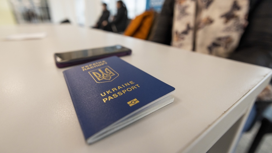 Paspor Ukraina. Creator: Chris Ratcliffe