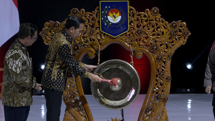 Presiden Jokowi didampingi Menko Polhukam Mahfud MD saat membuka Rakornas Kepala Daerah dan Forkopimda (DOK Humas Setkab)