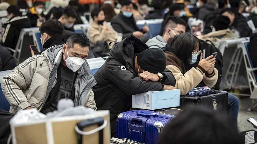 Cuti tersebut dimulai dari 21 Januari hingga 27 Januari nanti, namun kebanyakan pekerja berniat mudik lebih lama. (Qilai Shen/Bloomberg)