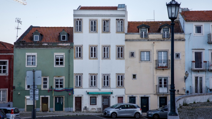Harga rumah di Portugal naik tinggi terdorong pembelian oleh pembeli asing terutama dari China (Bloomberg)