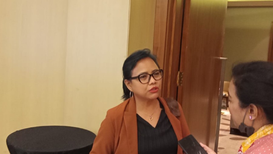 Pakar Hukum Tata Negara Bivitri Susanti saat ditemui di Hotel Pullman, Jakarta, Senin (31/1/2023) (Bloomberg Technoz/Sultan Ibnu Affan)