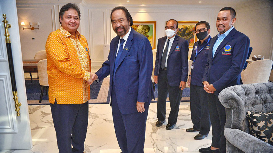Ketua Umum Partai NasDem, Surya Paloh menerima kunjungan Ketua Umum Partai Golkar, Airlangga Hartarto di NasDem Tower, Kamis (10/3/2022).(Dok. NasDem)