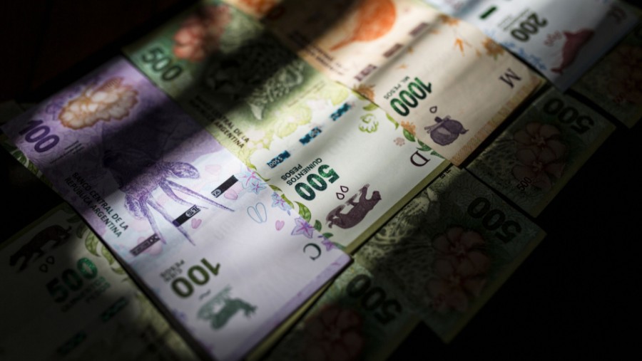 Inflasi mendekati 100%, Argentina merilis mata uang dengan denominasi lebih besar (Bloomberg)