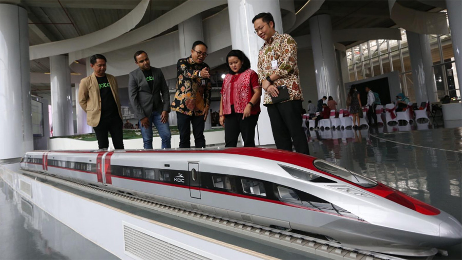 Seremonial penandatanganan nota kesepahaman antara GOTO dan KCIC yang bertempat di Kantor KCIC, Halim, Jakarta Timur (1/2/2023). (Dok. GOTO)