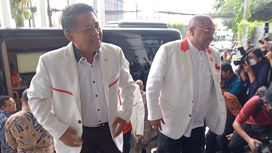 Elite PKS Sohibul Iman dan Aboe Bakar Al Habsyi mengunjungi DPP NasDem di NasDem Tower, Jakarta(Bloomberg Technoz/Sultan Ibnu Affan)
