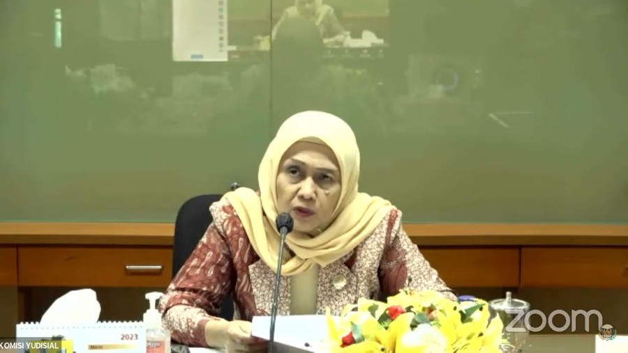 Anggota Komisi Yudisial RI, Siti Nurjannah saat konferensi pers pengumuman kelulusan calon Hakim Ad Hoc HAM (Dok. YouTube KY)