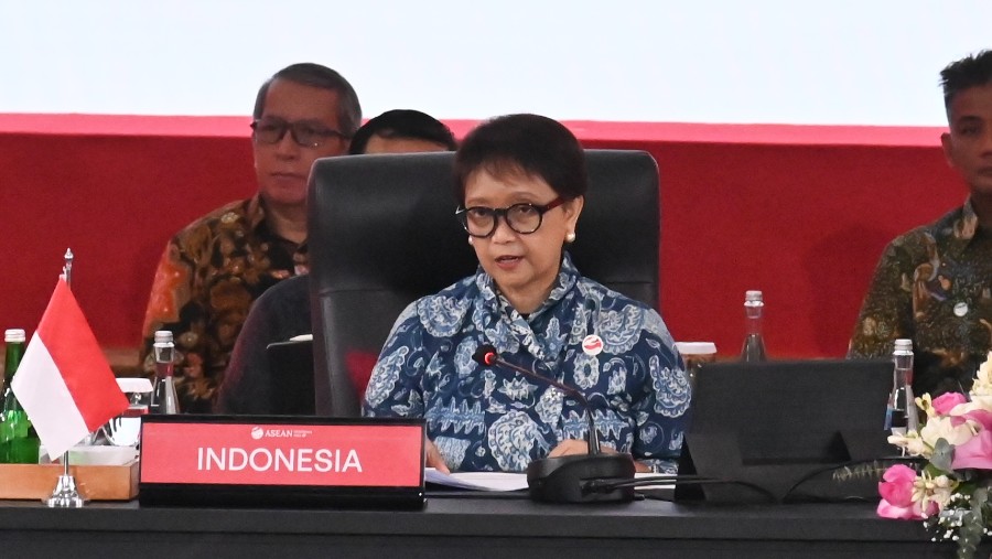 Menlu Retno L.P Marsudi di ASEAN Foreign Minister's Retreat di Jakarta (DOK Rilis Kemlu)