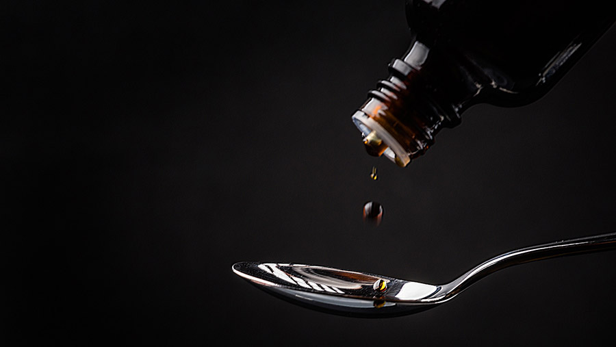 Ilustrasi obat sirup. (Image by Steffen Frank from Pixabay)