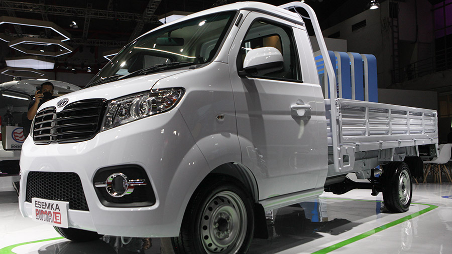 Sedangkan Bima EV Cargo Van yang memiliki dua bangku dijual seharga Rp 530.000.000. (Bloomberg Technoz/ Andrean Kristianto)