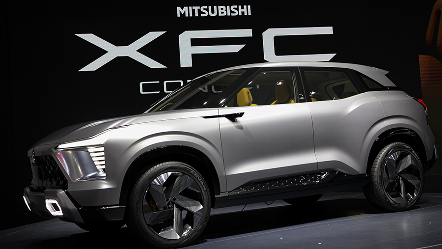 Mitsubishi XFC ini juga memiliki ground clearanceyang tinggi dan roda berdiameter besar.  (Bloomberg Technoz/ Andrean Kristianto)