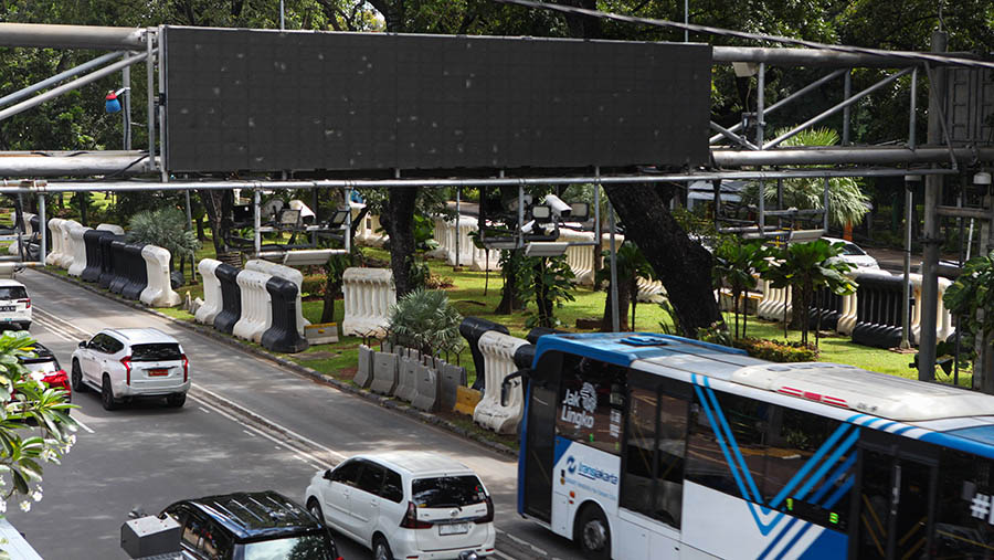 Tarif tersebut rencananya akan dikenakan pada sejumlah kendaraan, termasuk sepeda motor. (Bloomberg Technnoz/Andrean Kristianto)