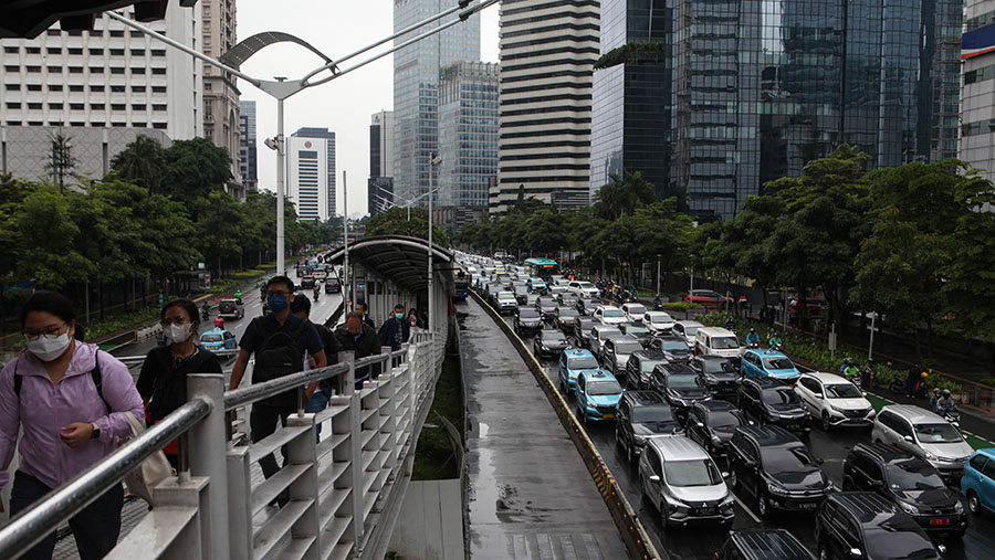 Jalan Jenderal Sudirman, Jakarta. (Bloomberg Technoz/ Andrean Kristianto)