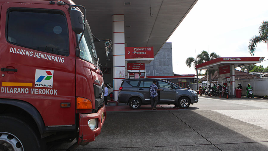 Ilustrasi SPBU milik Pertamina. (Bloomberg Technoz/ Andrean Kristianto)