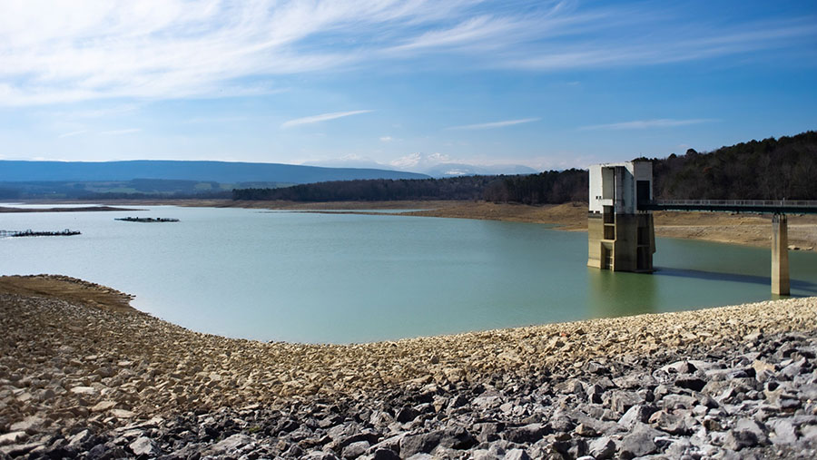 Untuk mengantisipasi kekeringan, Prancis akan mengambil tindakan untuk menghemat air. (Matthieu Rondel/Bloomberg)