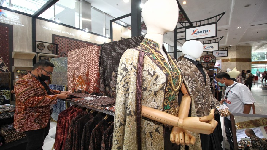 Pengrajin kain batik, Widi Nugraha berpameran di Inacraft 2023.