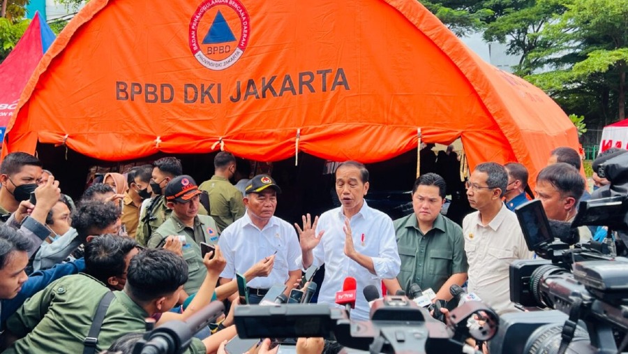 Presiden Joko Widodo usai mengunjungi korban kebakaran depo pertamina plumpang. (Dok BPMI Setpres)