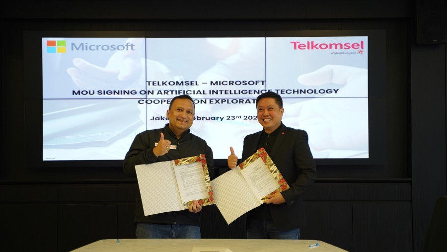 Telkomsel dan Microsoft menandatangani MoU dalam mengintegrasikan Microsoft Azure Artificial Intelligence (AI) ke dalam platform marketing Telkomsel.