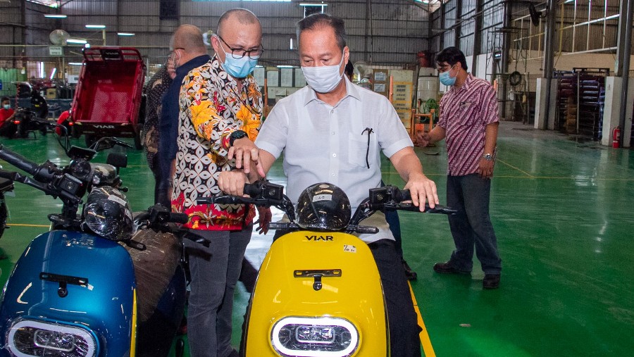 Motor listrik produksiPT Triangle Motorindo - VIAR Motor. (Dok kemenperin.go.id)