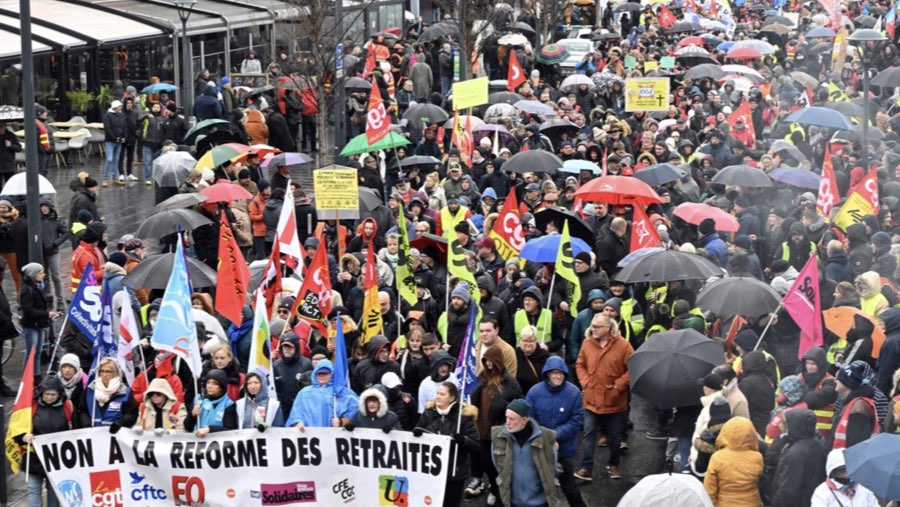 Unjuk rasa pekerja Prancis (Sumber: Bloomberg)