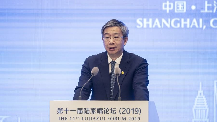 Gubernur Bank Rakyat China (PBOC), Yi Gang saat jadi pembicara di Shanghai, 13 Juni 2019. (Qilai Shen/Bloomberg)