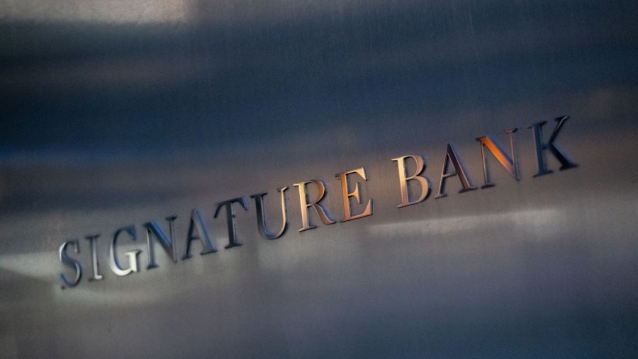 Signature Bank (Sumber: Bloomberg)