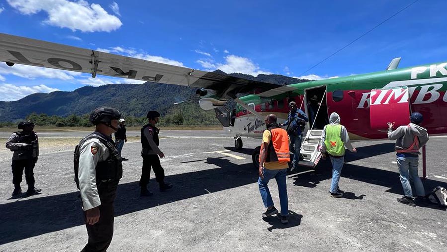 Aparat keamanan tingkatkan pengamanan di bandara Bilora, Sugapai, Intan Jaya, Papua (Dok Humas Polda Papua)