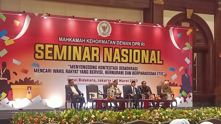 Seminar MKD DPR tentang Mencari Wakil Rakyat yang Bervisi, Bernurani dan Berparadigma Etis (Bloomberg Technoz/Sultan Ibnu Affan)