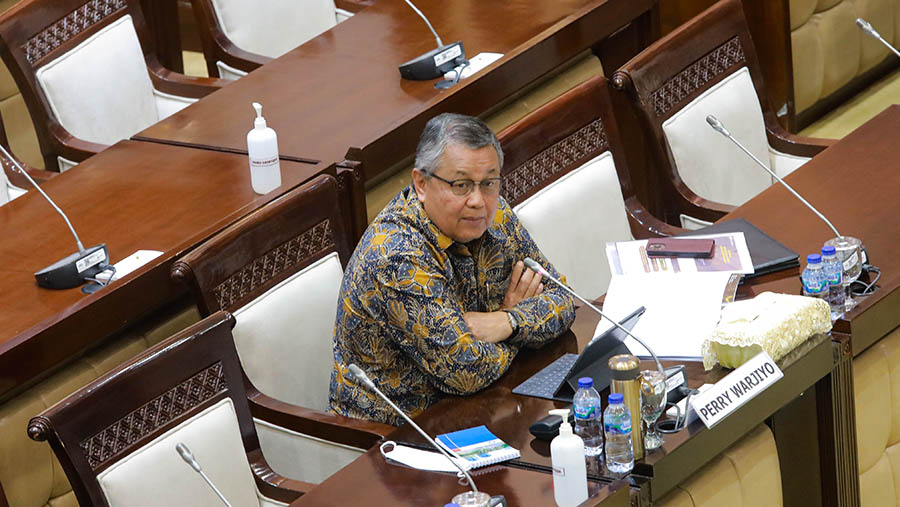 Calon Gubernur Bank Indonesia (BI), Perry Warjiyo mengikuti Fit and Proper di DPR RI, Senin (20/3/2023). (Bloomberg Technoz/ Andrean Kristianto)
