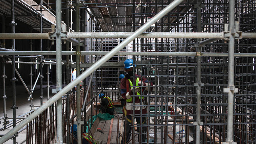Proyek Fase 2A MRT Jakarta dibangun dengan biaya sekitar Rp25,3 triliun  (Bloomberg Technoz/ Andrean Kristianto)