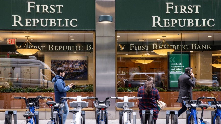 Kantor Cabang First Republic Bank di New York pada Jumat, 10 Maret. (Sumber: Bloomberg)