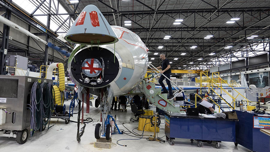 Sekarang Bombardier ingin memperkuat unit pertahanannya, yang mengubah jet menjadi pesawat militer. (Christinne Muschi/Bloomberg)