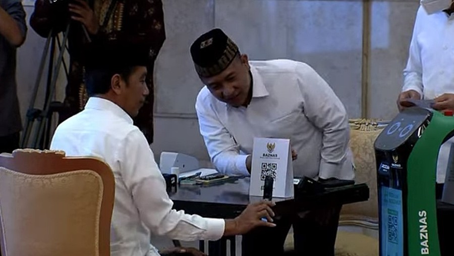 Presiden Jokowi Serahkan Zakat ke Baznas (YouTube Sekretariat Presiden)