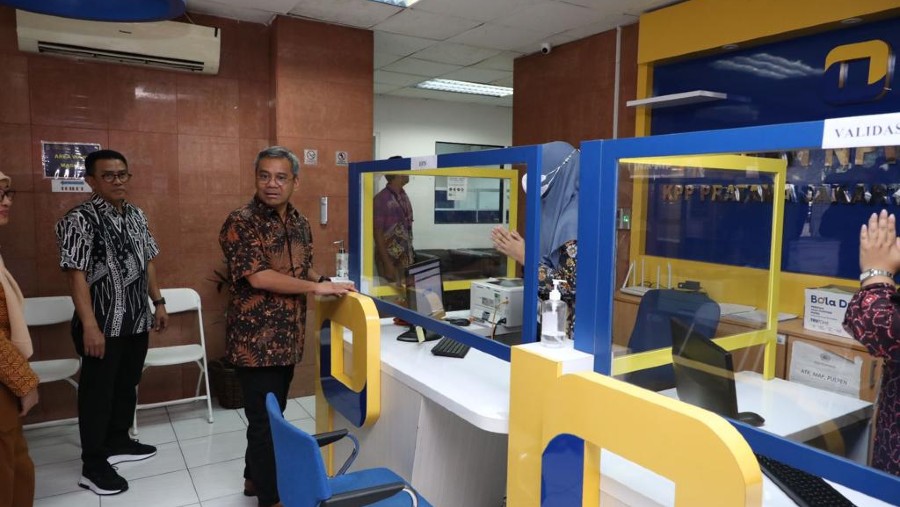 Wakil Menteri Keuangan Suahasil Nazara mengunjungi Kantor Pelayanan Pajak Jagakarsa (Dok. Humas Pajak)