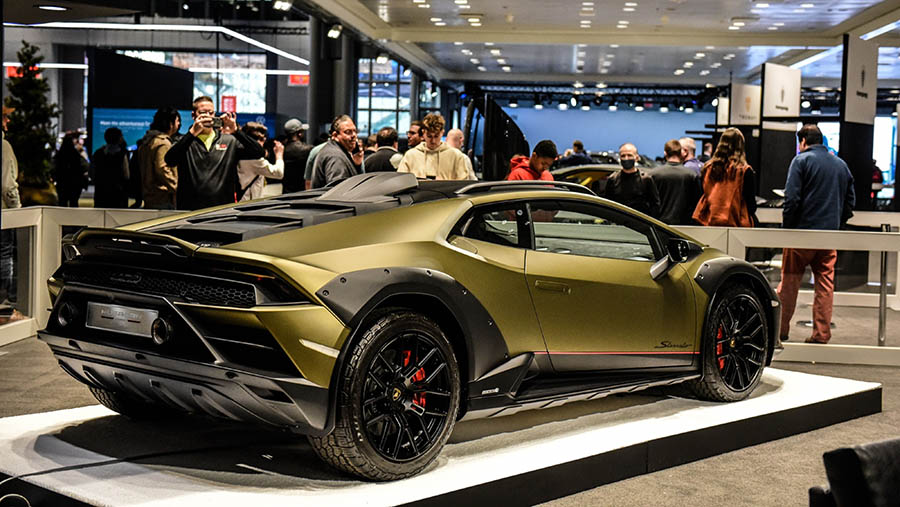 Produsen mobil sport, Lamborghini juga ikut meramaikan ajang pameran tahunan ini. (Stephanie Keith/Bloomberg)