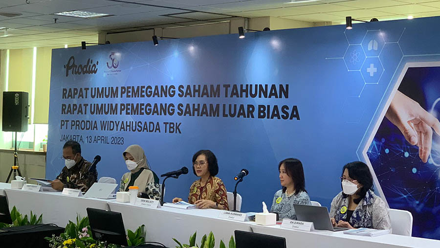 Konferensi pers Rapat Umum Pemegang Saham Tahunan PT Prodia Widyahusada Tbk, Kamis (13/4/2023). (Bloomberg Technoz/ Tara Marchelin)