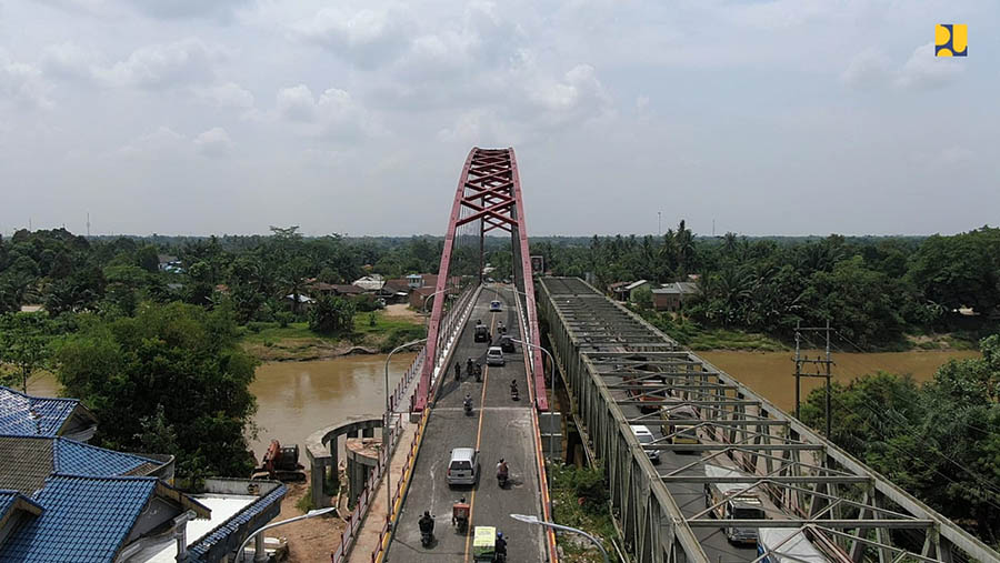 Pembukaan sementara Jembatan Sei Wampu di Kabupaten Langkat, Sumatera Utara   pada arus mudik Lebaran 2023. (Dok. KemenPUPR)