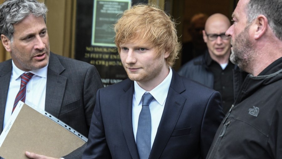 Ed Sheeran usai sidang di New York, Kamis (27/04/2023) (Sumber: Bloomberg)