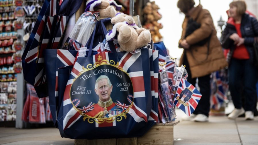 Antusiasme warga Inggris jelang penobatan Raja Charles III (Sumber: Bloomberg)