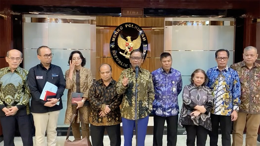 Menko Polhukam, Mahfud MD bersama Tim Satgas TPPU melakukan konfrensi pers. (Tangkapan Layar Youtube Kemenko Polhukam)