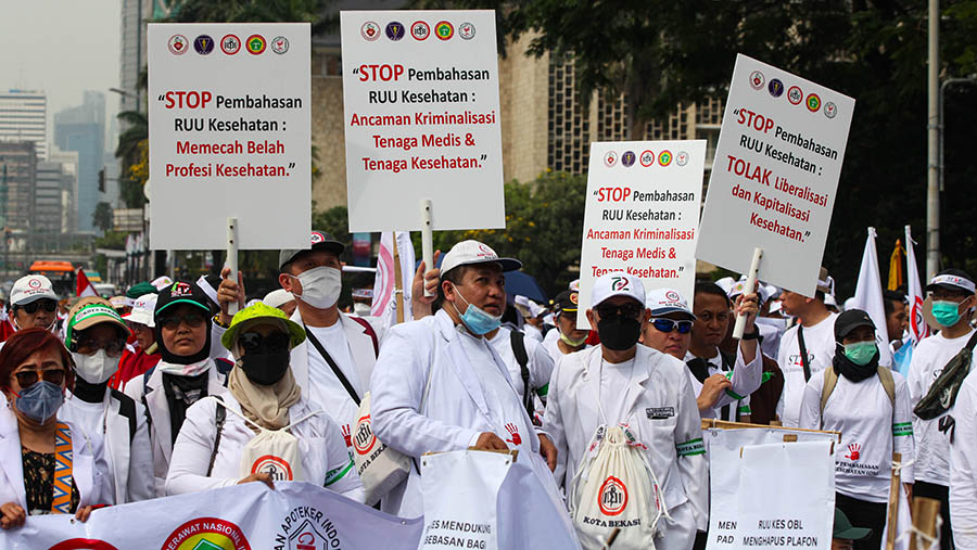 Massa aksi datang dari berbagai wilayah di Indonesia. (Bloomberg Technoz/ Andrean Kristianto)