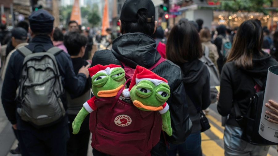 Ilustrasi Pepe the Frog (Photographer: Ivan Abreu/Bloomberg)
