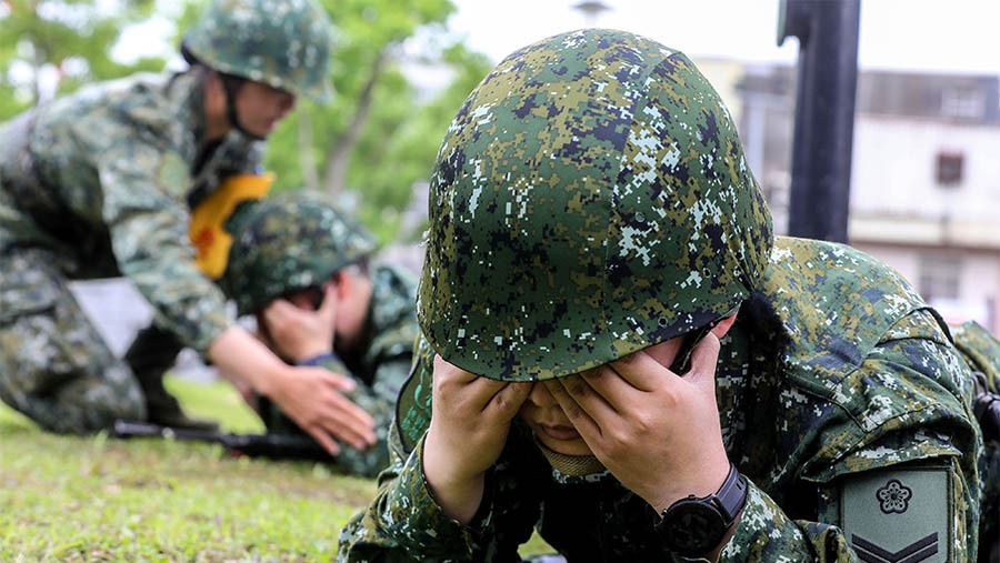 Untuk itu Taiwan memperkuat cadangan militer dan mempersiapkan masyarakat sipil untuk potensi invasi. (I-Hwa Cheng/Bloomberg)