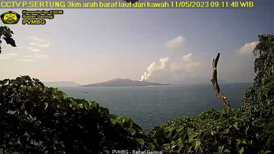 CCTV Erupsi anak gunung krakatau, Rabu (11/5/2023). (Dok. PVMBG ESDM)