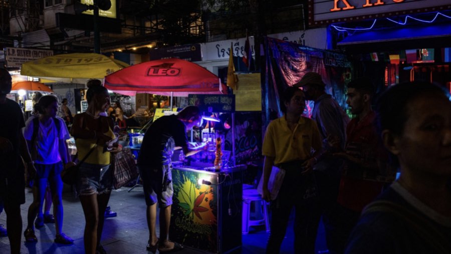 Ganja dijual di Khao San Road, Bangkok, Thailand (Sumber: Bloomberg)
