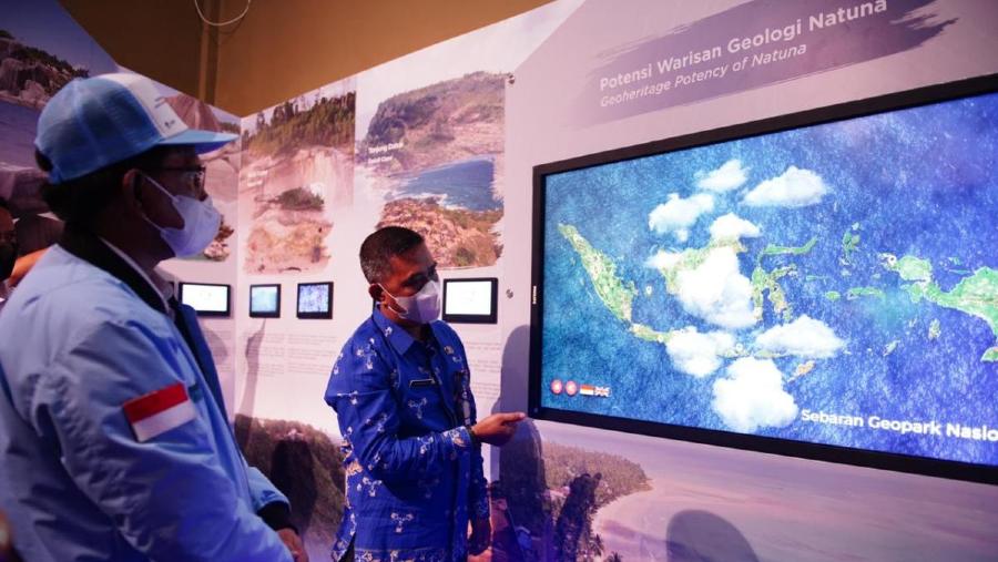 Menteri Komunikasi dan Informatika Johnny G. Plate meninjau pembangunan BTS 4G di Kabupaten Natuna, Kep. Riau (dok Kominfo.go.id)