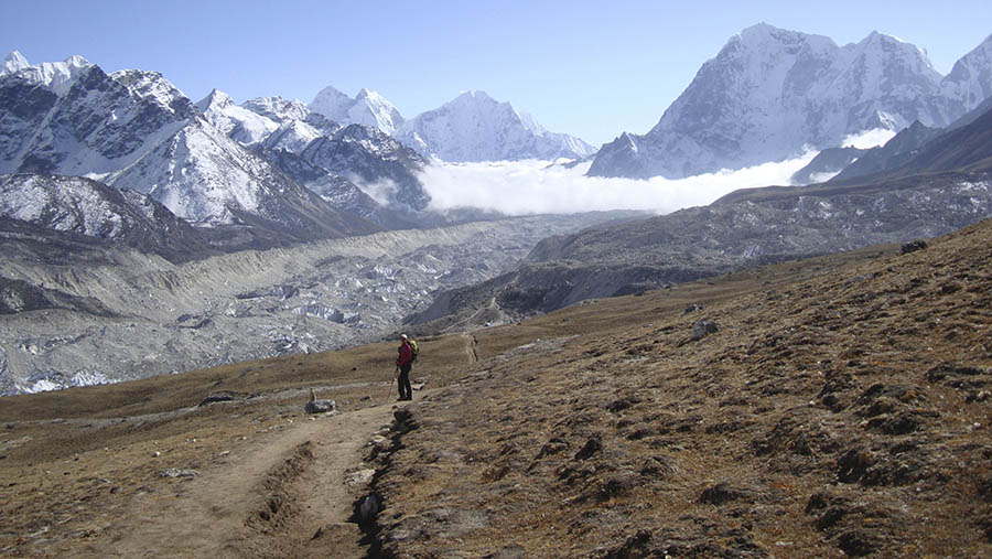 Pendaki berada di jalur menuju Everest di Nepal. (Erika Lederman/Bloomberg)