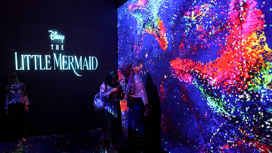 Pameran seni interaktif The Little Mermaid ini dapat dinikmati secara gratis hingga tanggal 18 Juni 2023. (Bloomberg Technoz/ Andrean Kristianto)