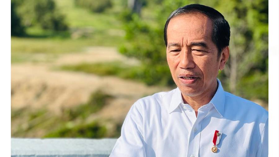 Presiden Jokowi saat meninjau salah satu proyek infrastruktur pemerintah. (dok Presidenri.go.id)