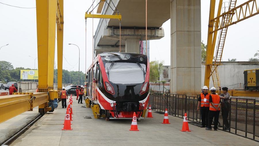 Unit LRT dalam persiapan beroperasi Agustus 2023. (dok Adhi)